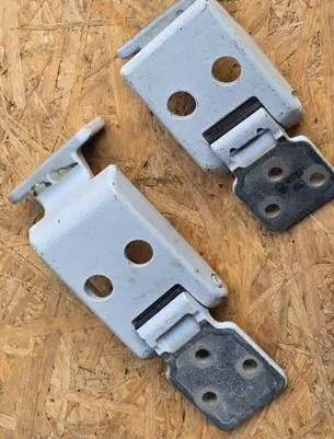 Mercedes-Benz Sprinter W906 Loading door lower hinge A9067400737 A9067400537