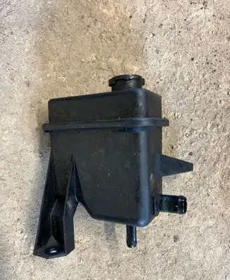 Mitsubishi Carisma Power steering fluid tank/reservoir