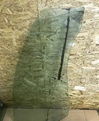 Volvo C70 Front door window glass four-door 43R00023