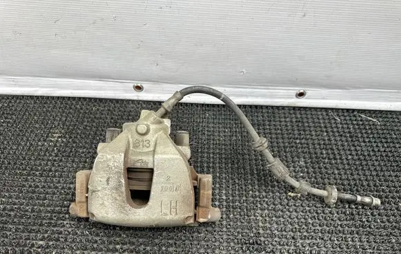 Volvo V40 Front brake caliper 30793621