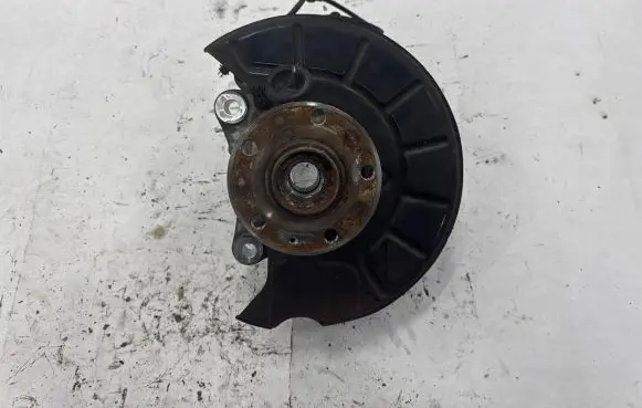 Volkswagen PASSAT CC Front wheel hub spindle knuckle