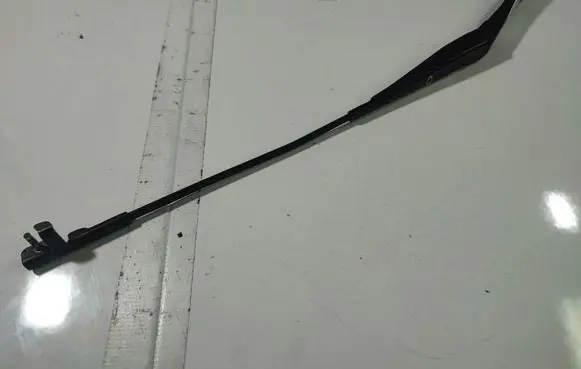 Opel Astra H Front wiper blade arm 