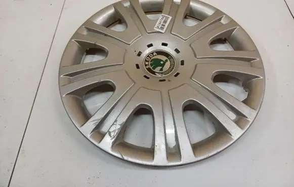 Skoda Fabia Mk2 (5J) R15 wheel hub/cap/trim 1Z0601147E