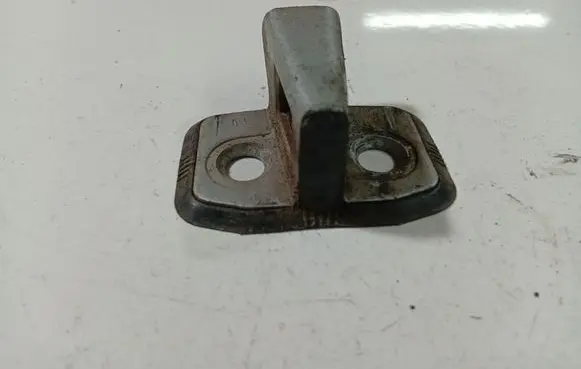 Audi A4 S4 B5 8D Rear door lock loop/hook striker 