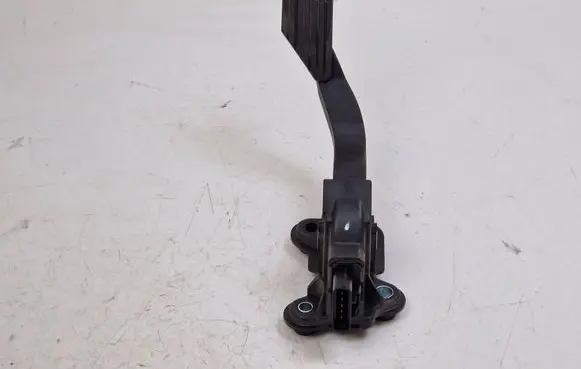 Mitsubishi Outlander Accelerator throttle pedal 1600A115 09378219841