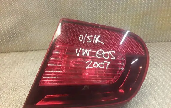 Volkswagen Eos Tailgate rear/tail lights 1Q0945094C