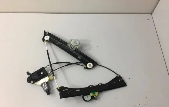 BMW 4 F36 Gran coupe Front door window regulator with motor 7326328