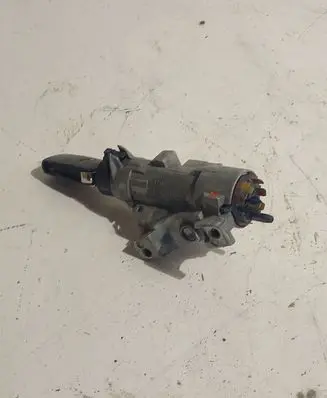 Volkswagen PASSAT B5.5 Ignition lock 4B0905851