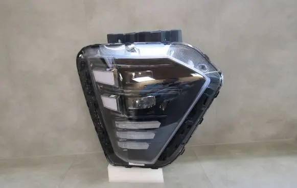 Hyundai Kona II Headlight/headlamp 92102HF100 200620230607 R009W1W0000303