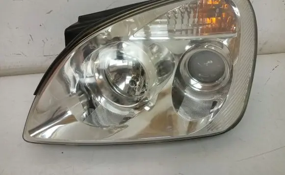 KIA Carens II Headlight/headlamp 92101-1D0