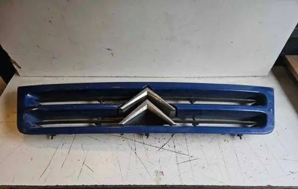 Citroen Jumper Front bumper upper radiator grill 1304699070