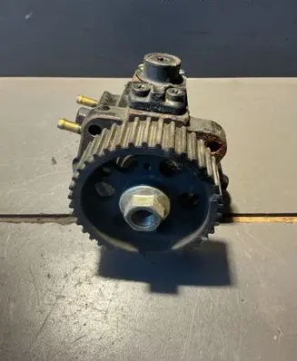 Opel Zafira B Fuel injection high pressure pump 0055204599 0445010097