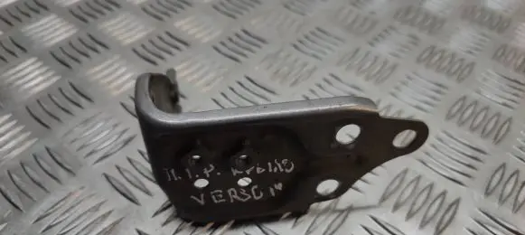 Toyota Verso Fender mounting bracket