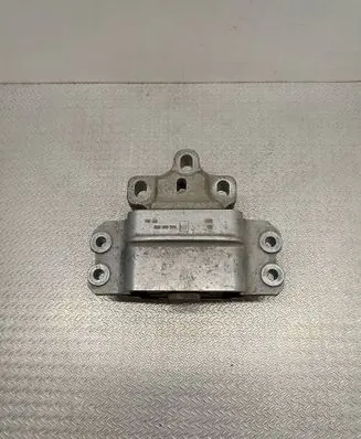 Engine mount bracket