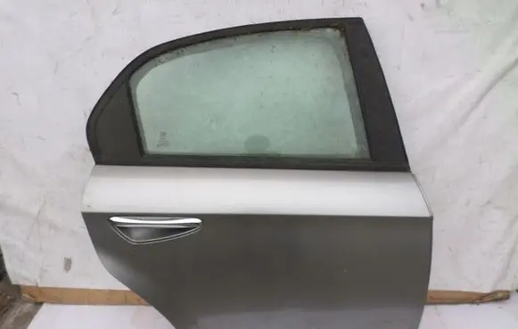 Alfa Romeo 159 Rear door