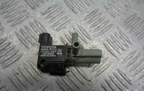 Toyota Corolla E120 E130 Vacuum valve 90080-91218