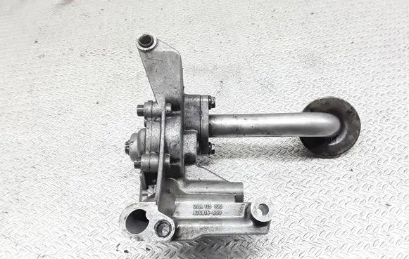 Volkswagen Golf IV Oil pump 06A115105