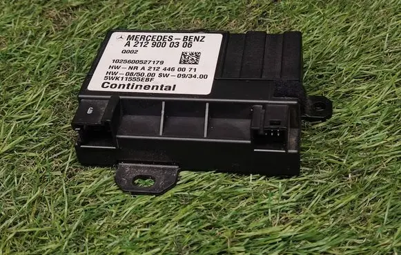 Mercedes-Benz C W204 Fuel injection pump control unit/module A2129000306 5WK11555EBF