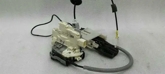 Porsche Cayenne (92A) Front door lock 8J1837016B