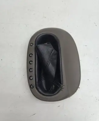 Chrysler Sebring (ST-22 - JR) Gear shifter surround trim plastic 0QF24TRMAD 428302CAV1
