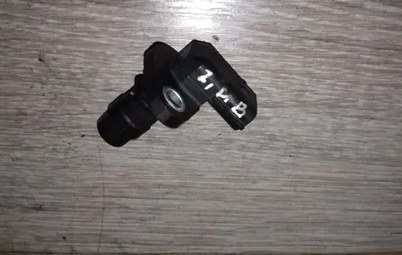 Volvo V70 Camshaft position sensor 1091050708 30713370