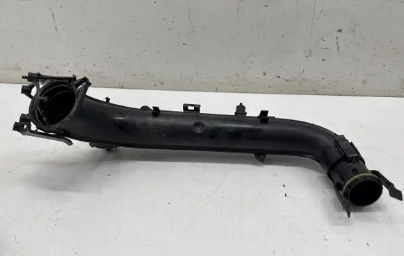 Volkswagen Multivan T7 Intercooler hose/pipe 04E145673