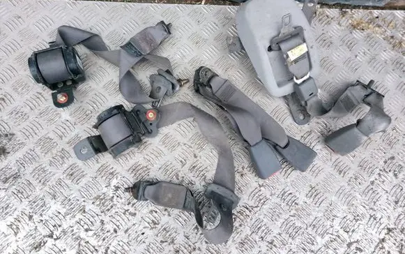 Hyundai Tucson JM Rear seatbelt 898202E001