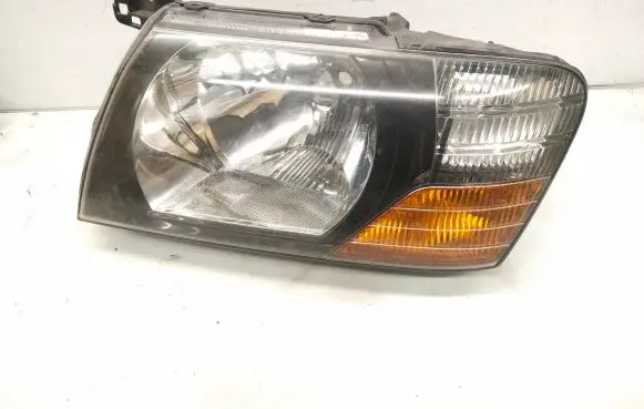 Mitsubishi Pajero Headlight/headlamp 10087507