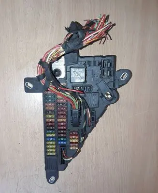 BMW 5 E60 E61 Fuse box set 690661901