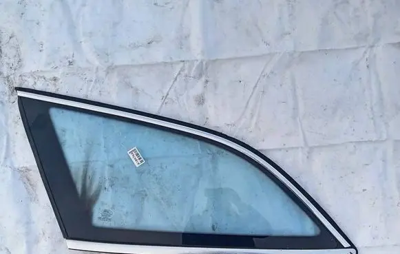 Ford Mondeo MK IV Rear side window as2