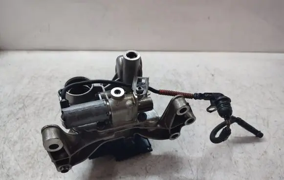 Volvo V40 Oil pump 31401488