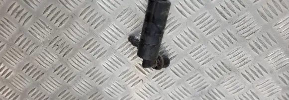 Land Rover Discovery Headlight washer pump 