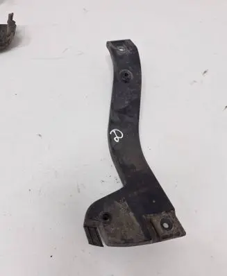 Audi A4 S4 B7 8E 8H Front bumper mounting bracket 8E0807204B