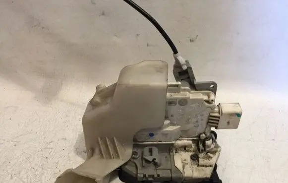 Audi A4 S4 B8 8K Rear door lock 8K0839016