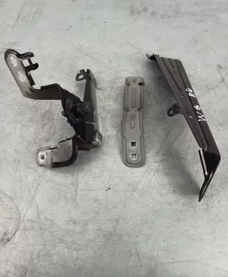 BMW X3 F25 Fender mounting bracket 7348121