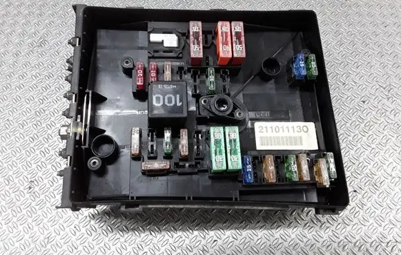 Volkswagen Golf Plus Fuse module 1K0937125A