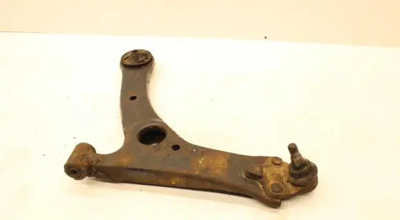 Toyota Avensis T250 Front lower control arm/wishbone