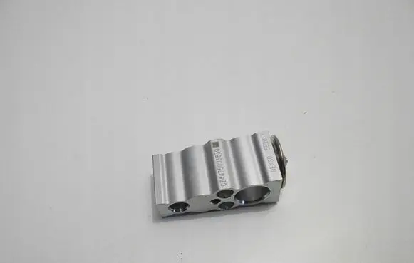 Suzuki SX4 S-Cross Air conditioning (A/C) expansion valve CZ4475006830