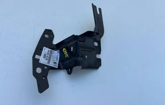 Peugeot 307 Fender mounting bracket 9830876780