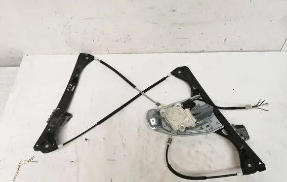 Mercedes-Benz CLC CL203 Front door window regulator with motor A2037203746