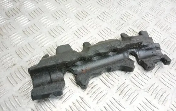 Toyota Avensis T270 Other engine bay part