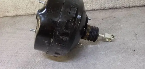 BMW 1 E81 E87 Brake booster 6785644