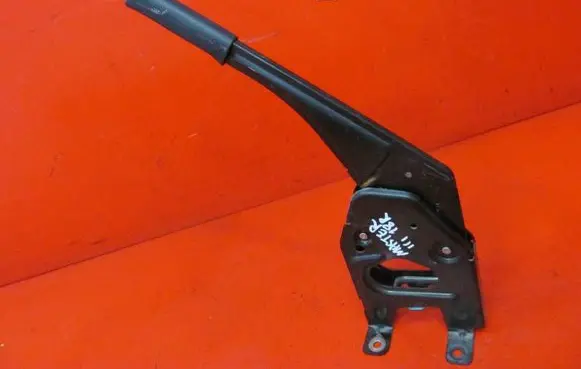 Renault Master III Hand brake release handle 360107552R