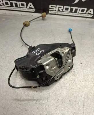 Mercedes-Benz C W203 Rear door lock 2037300235