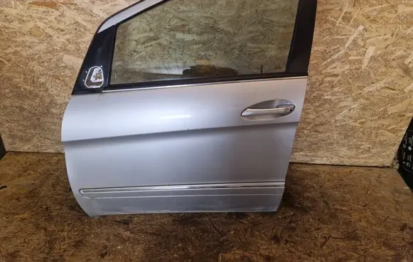 Mercedes-Benz B W245 Front door