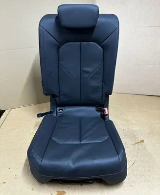Audi Q3 F3 Rear seat 