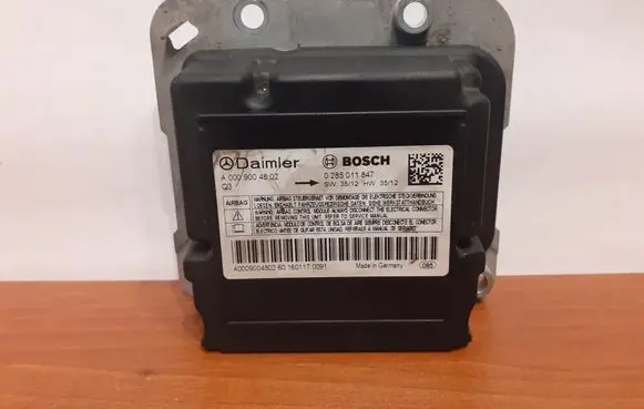 Mercedes-Benz Sprinter W906 Airbag control unit/module A0009004802 0285011847