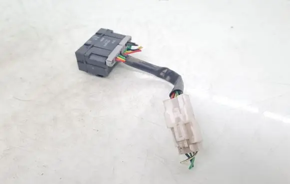Toyota Avensis T250 Seat heating relay 875010W0100