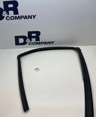 Toyota Yaris XP210 Rear door rubber seal (on body) 68152K0010