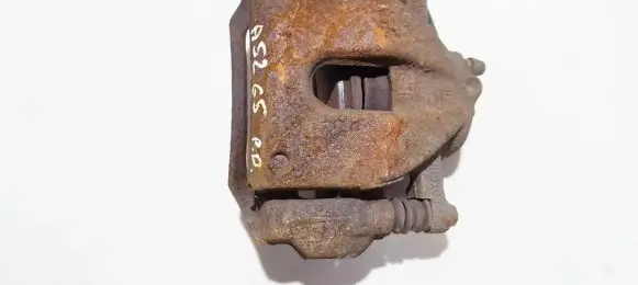 Toyota Auris 150 Front brake caliper